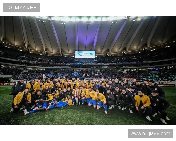 上海足球队团队协作新模式探讨与热议推动球队整体实力提升 上海足球队团队协作新模式探讨与热议推动球队整体实力提升