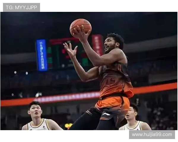 武汉篮球队配合默契创新高助力球队在联赛中崭露头角 武汉篮球队配合默契创新高助力球队在联赛中崭露头角