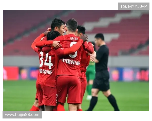 2014年中超经典对决上港与恒大激情碰撞引发的足球盛宴回顾