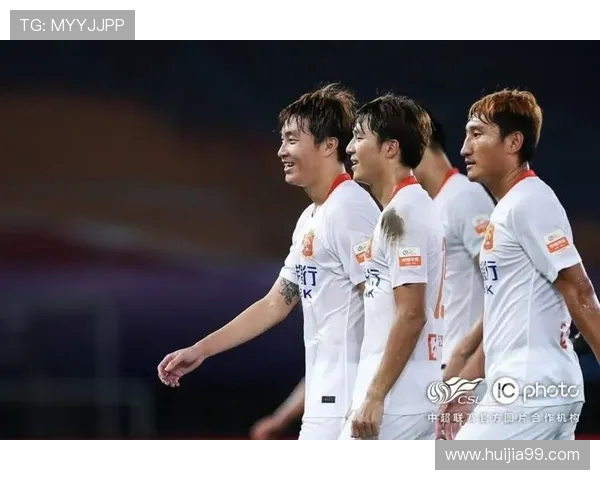 黄海与武汉卓尔激战正酣谁能在赛场上书写新的辉煌篇章